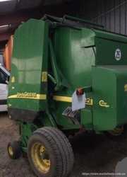 Пресс подборщик рулонный John Deere 582 1