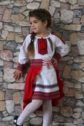Вишитий український костюм для дівчинки "Стильна україночка" 2