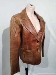 Шкіряна жіноча куртка