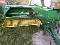 Прес-підбирач тюковий JOHN DEERE 459 1