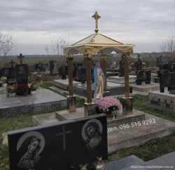 Капличка пам'ятник надгробок могилу фігурка статуя хрест дашок купол 2