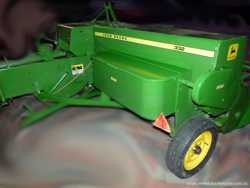 Пресс-підбирач тюковий John Deere 332 2