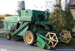 JOHN DEERE 330 1