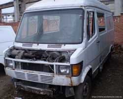 a1020110613 бугель блока двигателя Мерседес 208-410, Mercedes Т1 3